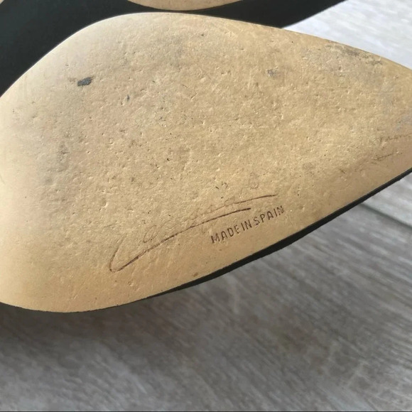 Caressa Made in Spain Suede Leather Embroidery Pumps - Picture 9 of 14